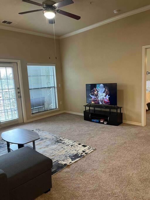 Hill Country Hiatus! Apartment Austin Exterior photo